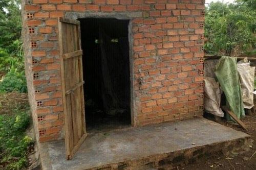 Vào chòi rẫy xin muối rồi khống chế hiếp dâm