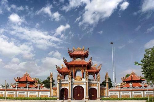 Choáng ngợp ngôi nhà thờ họ trăm tỷ ở Nghệ An