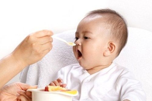 Thực đơn ăn dặm cho bé 5 tháng tuổi