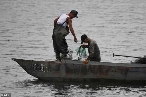 Nhật Bản nỗ lực tìm kiếm 12 ngư dân Triều Tiên mất tích