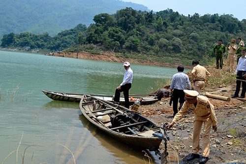 Quản lý chặt các phương tiện giao thông đường thủy trong mùa mưa bão