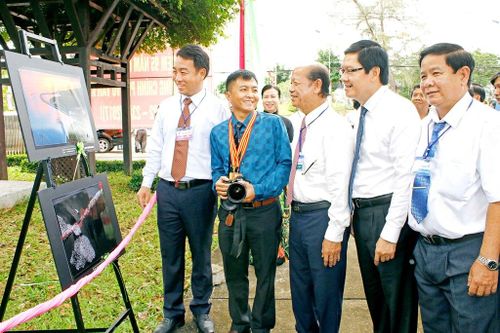 Trao giải Liên hoan Ảnh nghệ thuật Đồng bằng sông Cửu Long