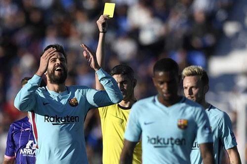 Pique nhận án phạt trước trận Barca chạm trán Valencia
