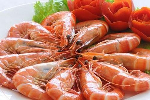 Những ngộ nhận sai lầm về cách ăn tôm nhiều người mắc phải