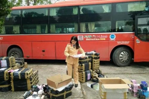 CSGT Thanh Hóa thu giữ 1.794 hộp nước hoa không nguồn gốc