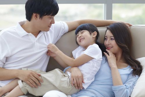 Thu nhập gia đình 25 triệu/tháng, mẹ trẻ vẫn ngại sinh con vì sợ tốn kém