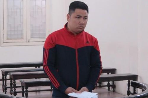 Lái xe nghiệp dư trộm ví tiền của nhân viên đại sứ quán