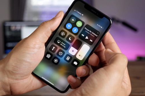 iPhone X giá 4,99 triệu, nhiều sản phẩm về 0 đồng dịp Online Friday