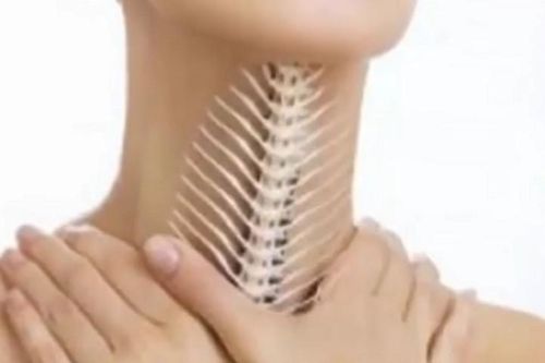 7 mẹo hay chữa hóc xương cá cực đơn giản cho các bé
