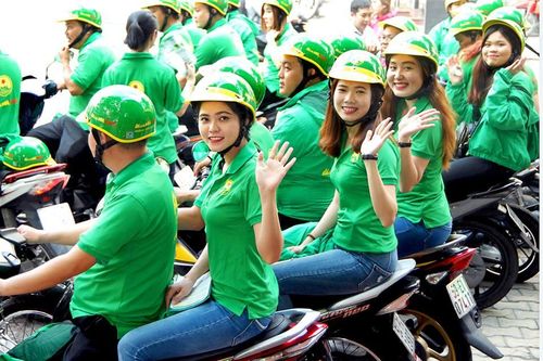 'Đừng đổ xô đi làm xe ôm công nghệ kẻo như theo voi hít bã mía'