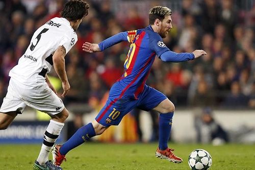 Những pha rê bóng của Messi khiến đối thủ ngã nhào trong năm 2017