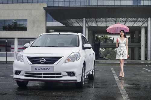 Nissan công bố giá xe 2018, X-Trail giảm hơn 100 triệu