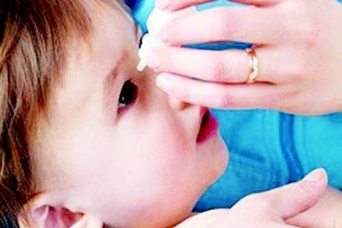 Tự mua thuốc chữa đau mắt đỏ có thể gây biến chứng nguy hiểm