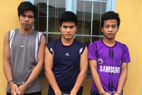 Người phụ nữ ngất xỉu khi bị 3 tên cướp vào nhà khống chế dọa giết