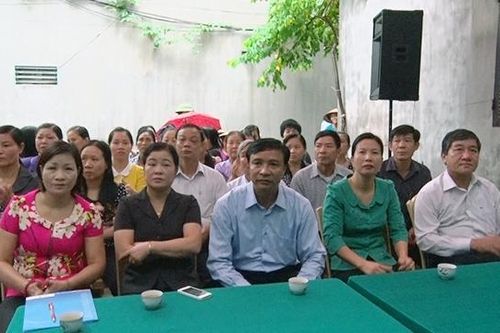 Cán bộ tỉnh, huyện dự sinh hoạt chi bộ cơ sở
