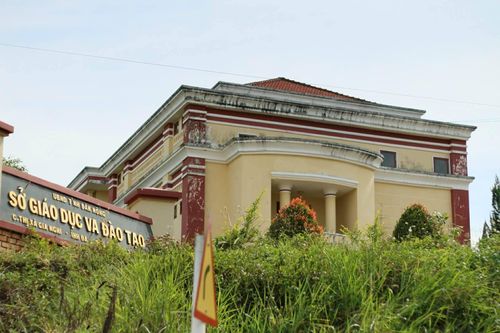 Bắt giữ cán bộ Sở Giáo dục - Đào tạo lừa 'chạy việc'
