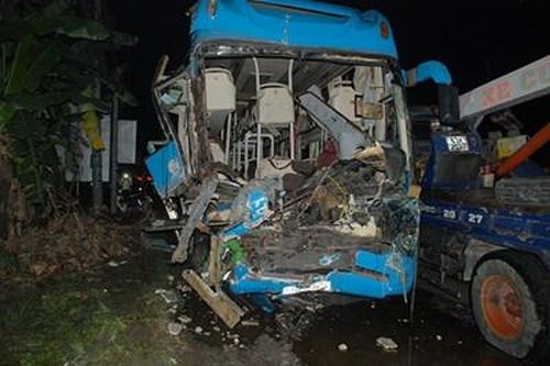 Tiền Giang: Đâm xe liên hoàn trên Quốc lộ 1A, 1 người chết , 12 người bị thương