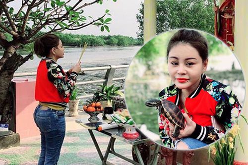 Lê Giang đi chùa cầu an sau ồn ào tố Duy Phương bạo hành trên sóng truyền hình