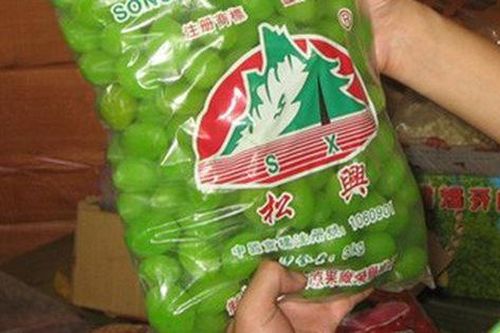 Mất tiền triệu để mua bánh kẹo trôi nổi
