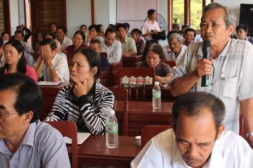 Thành phần tham dự tiếp xúc cử tri vẫn chủ yếu là cán bộ