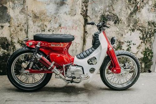 Xe máy Honda Super Cub cũ độ 'siêu chất' tại Hà Nội