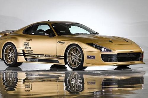 Đấu giá Toyota Supra động cơ V12 vàng đồng cực độc