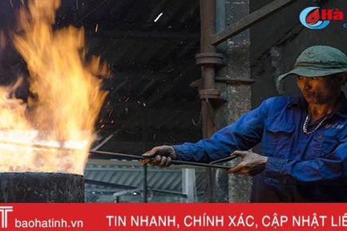 Những khoảnh khắc thăng hoa của thợ rèn Trung Lương
