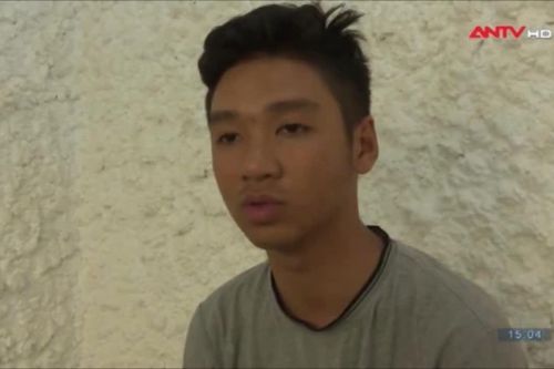 Đâm chết người vì bị chiếu đèn pha vào mặt