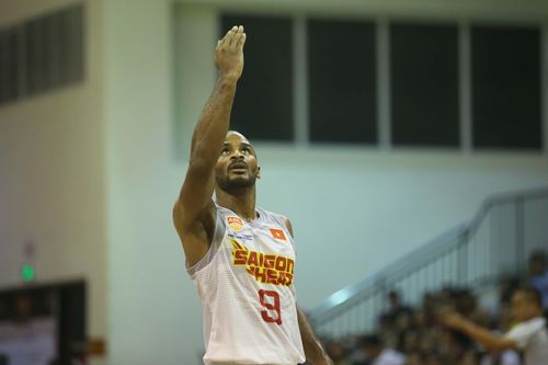Người hâm mộ Saigon Heat phát cuồng với Akeem Scott