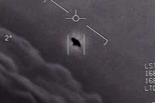 Mỹ công bố video F-18 giáp mặt UFO trên Thái Bình Dương