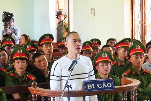 Trùm giang hồ dùng AK bắn trọng thương chiến sĩ công an