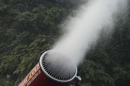Ấn Độ dùng súng chống sương khổng lồ đối phó ô nhiễm nặng