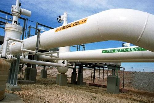 Giá dầu thế giới rơi khỏi các mức đỉnh kể từ năm 2015