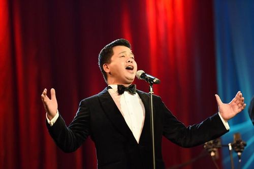 Đăng Dương biểu diễn trong 'Hòa nhạc năm mới' cùng nghệ sĩ Nhật Bản