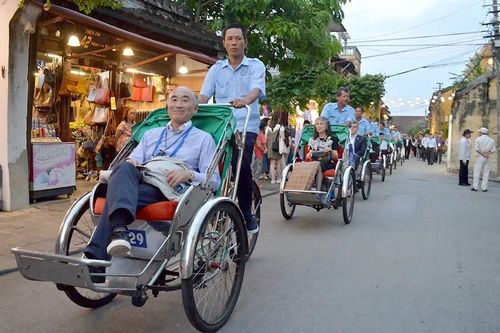 Đà Nẵng - Quảng Nam sau APEC: Du lịch rộn ràng hơn