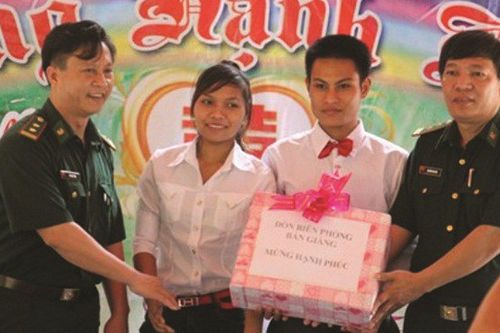 Hà Tĩnh: Những đám cưới 'đặc biệt' thoát khỏi hiểm họa hôn nhân cận huyết thống