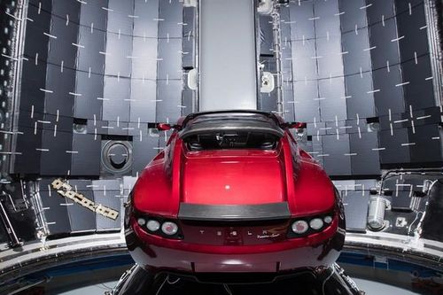 Đây là chiếc Tesla Roadster mà Elon Musk đang chuẩn bị đưa lên sao Hỏa