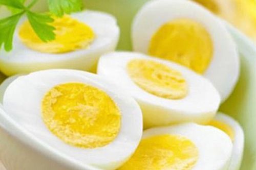Cách cho trẻ ăn trứng gà cực chuẩn giúp con cao nhanh trong 5 năm đầu đời