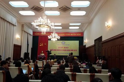 NHNN: Không in thêm tiền lẻ để phục vụ BOT, lễ chùa