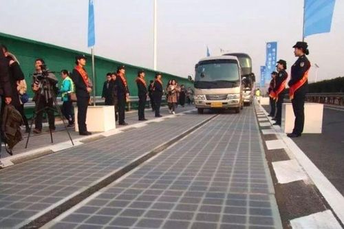 Vừa khai trương, đường pin mặt trời Trung Quốc đóng cửa vì lý do không ngờ