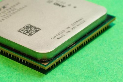 Nhiều máy tính bị chậm do bản vá lỗi bảo mật Meltdown và Spectre