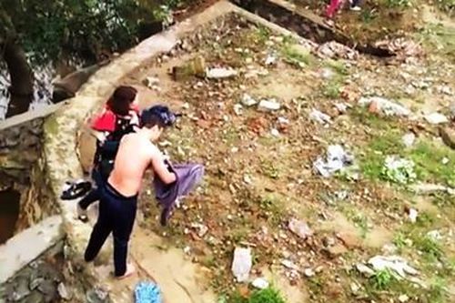 Tặng thưởng Bằng khen cho thanh niên dũng cảm cứu người tự tử