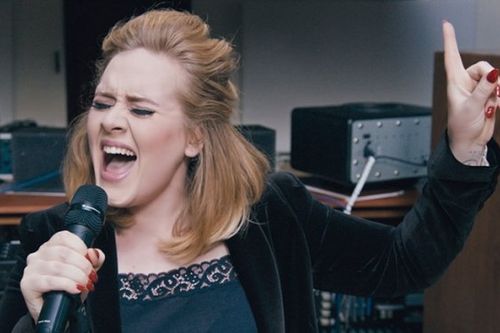 Bạn đã có thể hát hay như Adele chỉ với chiếc máy karaoke này