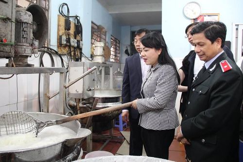 Công khai các cơ sở sản xuất, kinh doanh thực phẩm 'bẩn'