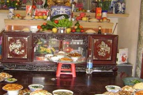Cần biết điều này khi sắp đặt bàn thờ ngày Tết