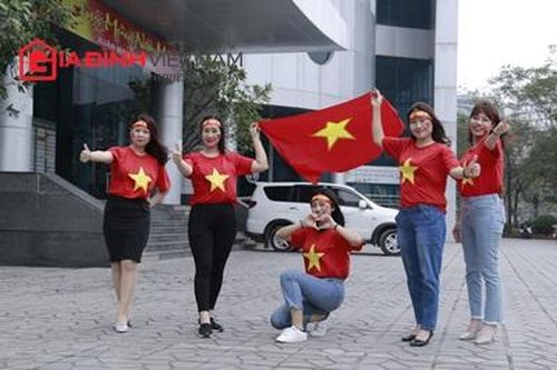 Kim Cương phim 'Phụ nữ là số 1' tung ảnh mới mừng U23 Việt Nam