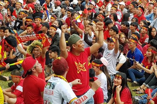 Trăm nghìn cung bậc cảm xúc sau bàn thắng gỡ hòa của Quang Hải