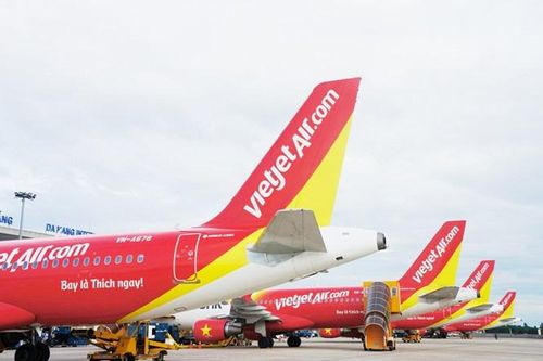 Vietjet bị phạt 40 triệu vụ bikini trên máy bay chở U23 Việt Nam