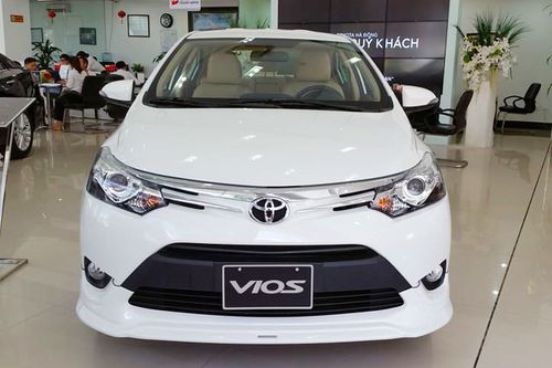 Sát Tết, ô tô Nhật đồng loạt giảm giá trăm triệu
