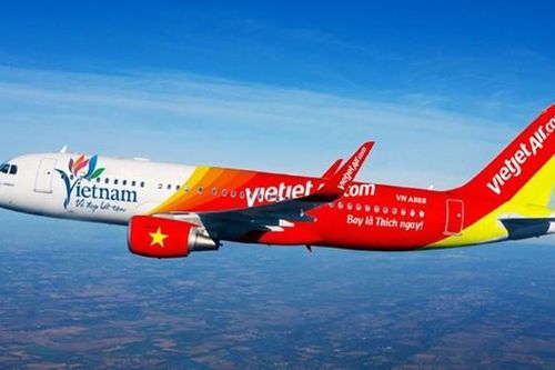 Vietjet nhận trách nhiệm vụ người mẫu mặc bikini trên chuyên cơ đón đội tuyển U23